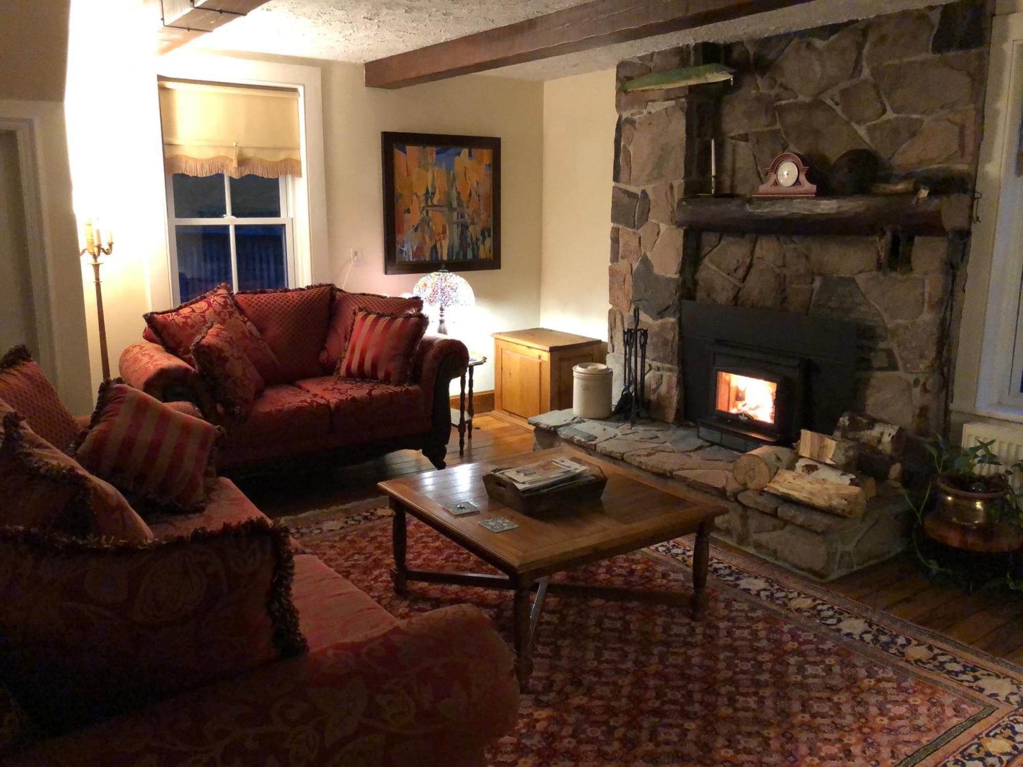 Sawyer'S Creek Bed And Breakfast Algonquin Highlands Eksteriør billede